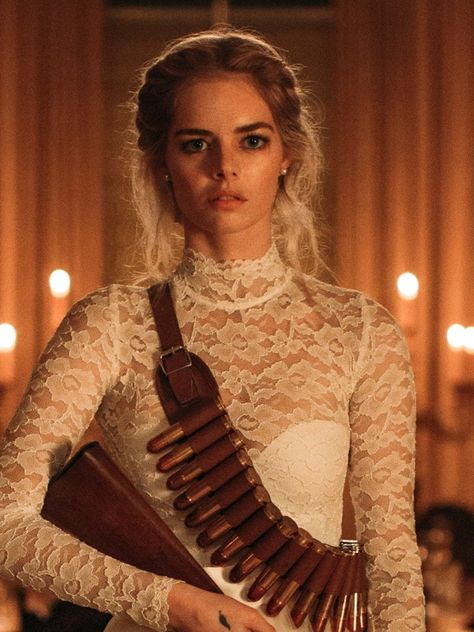 Why Do Final Girls Always Have Killer Style? | Vogue Scream Costume, Blonde Movie, Horror Halloween Costumes, Movie Character Costumes, Burlesque Costumes, Deeper Meaning, Horror Movie Characters, Halloween Photos, Movie Costumes