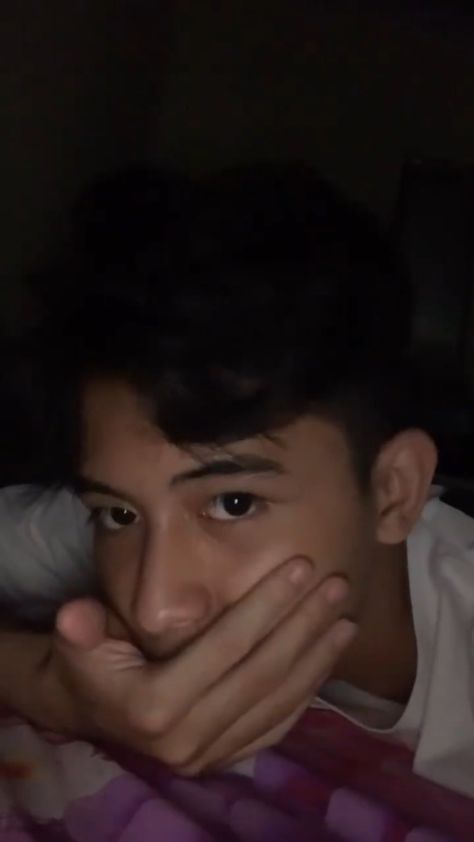 cogan rpi Pap Vc Sama Cowok, Cowok Biasa Aja, Cowok Pap Halu, Video Call With Boyfriend Prank, Pake Masker, Cogan Halu, Boyfriend Pranks Pictures, Bf Picture, Boyfriend Video