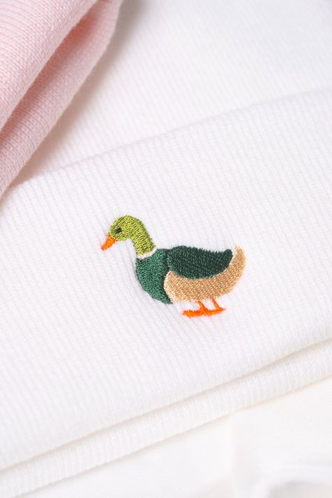 Embroidered Duck Beanie - Unisex Cotton Hat for Men & Women - Winter Cute and Cosy Cuffed Beanie - Great gift idea for him and her, birthday Embroidery For Guys, Embroidery Hat Designs, Men’s Embroidery, Duck Embroidery Design, Embroidery Designs Men, Hat Embroidery Ideas, Shirt Embroidery Ideas For Men, Baby Hat Embroidery, Ducks Embroidery