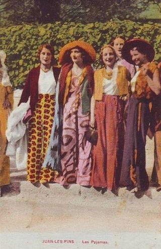 Beach pajamas, 1920s Bohemian History, 1930s Outfits, Style Année 20, Mode Retro, Robes Vintage, 30s Fashion, Moda Retro, Look Retro, Retro Mode