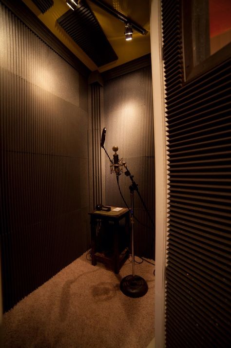 Vocal Booth Recording Studio Wallpaper, Vocal Practice Room, Closet Vocal Booth, Dubbing Studio Aesthetic, Vocal Booth Recording Studio, Home Recording Booth, Vocal Coach Aesthetic, Recording Booth Aesthetic, Music Recording Studio Design