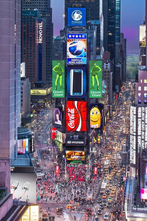 OUTFRONT to Operate 9 Billboards at Iconic Times Square via Providence Equity Acquisition - OOH TODAY Personal Identity, New York Billboards, Times Square Billboards, Nyc Billboard, Spotify Billboards, Marquee Signage, Billboard Signs, Pickle Ball, Nyc Life