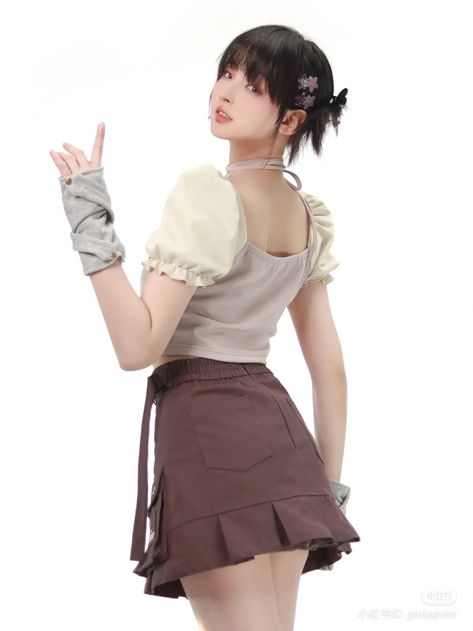 Pretty asian girl wearing brown skirt and posing art reference Pose For Female, Samurai Pose Reference Sketch, Model Pose Female, Models Reference Pose, Pose Reference Looking Back, One Shoulder Up Pose Reference, Person On Shoulders Pose, Pose Reference Photo Easy, Looking Back Reference Pose