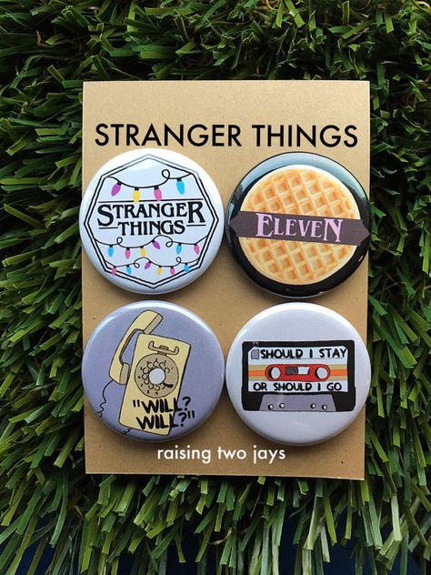 Fimo, Stranger Things Pins, Stranger Things Merch, Theme Harry Potter, Eleven Stranger Things, Stranger Things Wallpaper, Stranger Things Netflix, Foto Art, Cool Pins