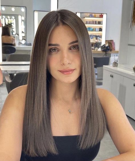 Bob Lung, One Length Haircuts, One Length Hair, Sleek Short Hair, Brown Hair Looks, Vlasové Trendy, Straight Hair Cuts, Brown Hair Balayage, Fesyen Rambut