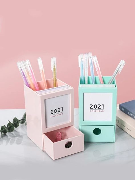 Cartonnage, Organisation, Pens Holder Diy Craft Ideas, Paper Craft Calendar Ideas, Penholder Aesthetic Diy, Cute Pen Holder Diy, Aesthetic Pen Stand Diy, How To Make A Pen Holder, Aesthetic Pen Holder Diy