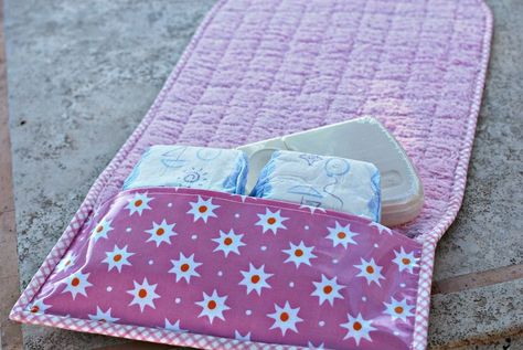 Notes from the Patch: Tutorial Tuesday - #31 Changing Pad with a Pocket Baby Changing Mat, Kit Bebe, Baby Sewing Projects, Treble Clef, Baby Projects, Small Clutch, Creation Couture, Changing Mat, Baby Makes