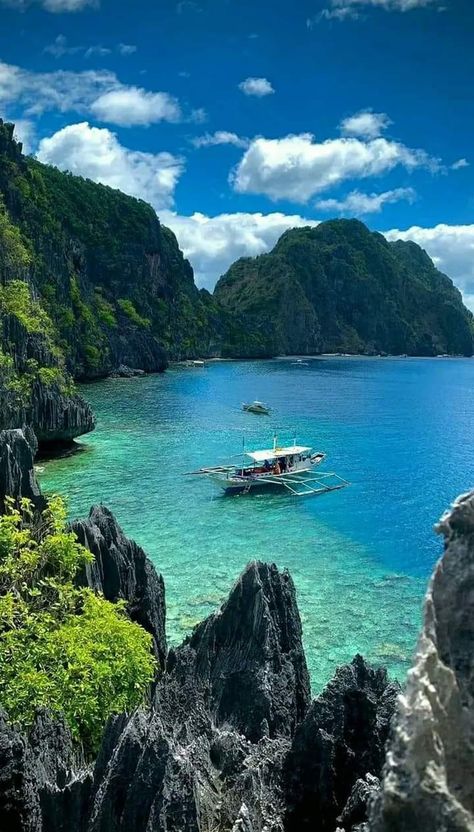 The Most Beautiful Pictures In The World | Palawan Island, Philippines..🍃🌊 Philippines Palawan, Coron Island, Palawan Island, Philippines Beaches, El Nido Palawan, Island Philippines, The Most Beautiful Pictures, Island Pictures, Dream Vacations Destinations