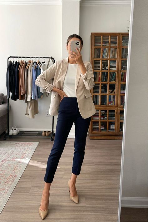 The One Button Blazer In Linen curated on LTK Linen Blazer Outfit, Life With Jazz, Court Outfit, Shopping Queen, Looks Jeans, Outfits For Work, Business Outfits Women, Spring Work Outfits, Neue Outfits