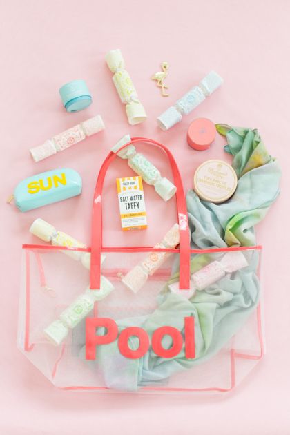 Pool Party Giveaways, Summer Giveaway Ideas, Pool Gift Ideas, Destination Bachelorette Party Favors, Soiree Party, Bachelorette Pool Party, Bachelorette Party Destinations, Diy Retro, Summer Giveaway