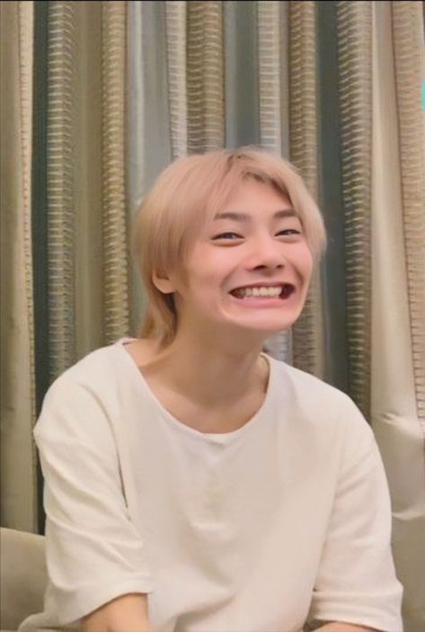 Stray Kids Cute Pics, Jeongin No Makeup, Jeongin Cute Pics, Jeongin Baby Pictures, Stray Kids Wallpaper Subtle, Yang Jeongin Cute, Cute Jeongin, I.n Wallpaper Stray Kids, Jeongin Cute