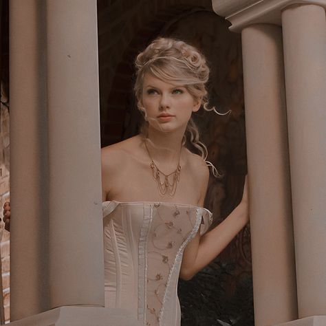 Haute Couture, Taylor Swift Fearless Era Aesthetic, Taylor Swift Updo, Fearless Album, Stefanie Scott, Taylor Swift Photoshoot, Taylor Swift Fearless, Album Of The Year, Taylor Swift Album