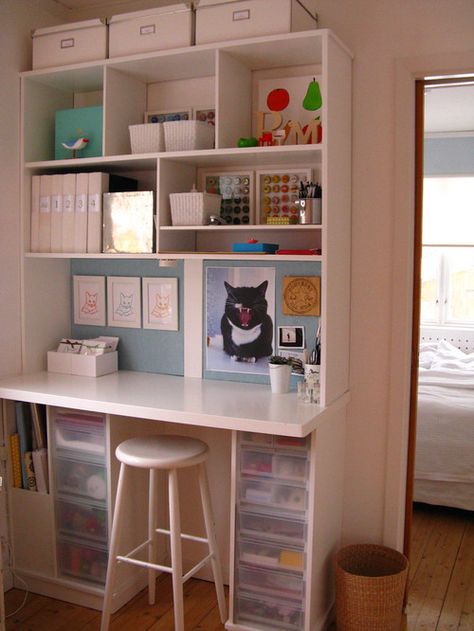 Small Craft Rooms, Craft Station, Dream Craft Room, Craft Room Design, Scrapbook Room, Office Crafts, Craft Room Storage, Craft Room Office, Craft Corner