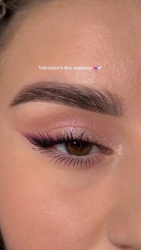 Pink Easy Eye Makeup, Simple Makeup Pink Natural Looks, Hazel Makeup Eyes, Prom Makeup For Blue Eyes Blonde Hair Pink Dress, Makeup For Prom Simple, Pink Easy Eyeshadow, Pink Everyday Makeup, Pink Makeup With Eyeliner, Makeup Look For Pink Outfit