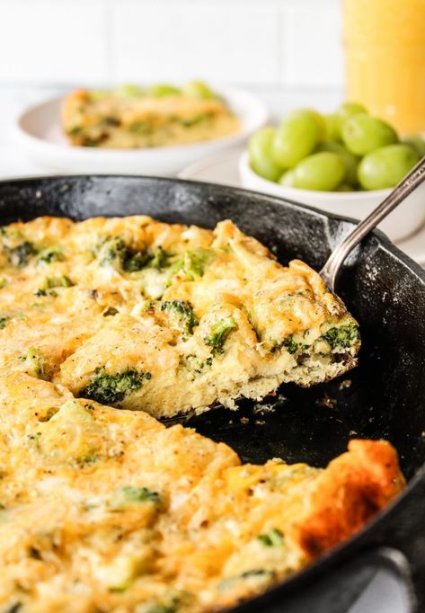 Broccoli Cheese Frittata, Brocolli Casserole, Brocolli Cheese Soup, Cheddar Frittata, Fritata Recipe, Broccoli Frittata, Bacon Potatoes, Macaroni Soup, Cheddar Potatoes