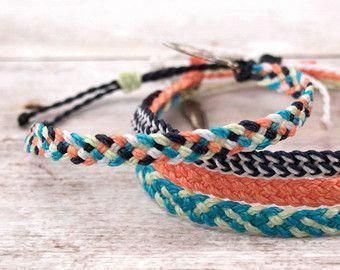 Anklets Diy, 4 Strand Braids, Braided Bracelet Diy, Ankle Bracelets Diy, Anklet Designs, Embroidery Bracelets, Thread Bracelets, Diy Bracelets Easy, Friendship Bracelets Diy