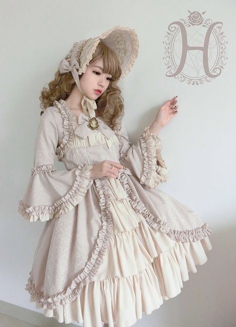 Grace Kelly, Mode Kawaii, Op Dress, Classic Lolita, Old Fashion Dresses, Victorian Dolls, J Fashion, Harajuku Fashion, Lolita Dress