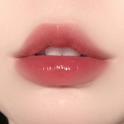 Makeup Bibir, Makeup Ala Korea, Korean Lips, Gloss À Lèvres, Juicy Lips, Perfect Lips, Beauty Goals, Soft Lips, Beautiful Lips