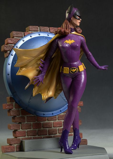 Batgirl 1966, Batgirl Pictures, Sculptures Abstract, Batgirl Art, 1966 Batman, Dc Batgirl, Batgirl Cosplay, Batman Tv Show, Yvonne Craig