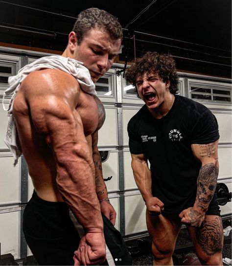 Men Gym Inspiration, Tren Twins Pfp, Tren Twins Wallpaper Gym, Tren Twins Wallpaper, Tren Twins, Creatine Supplement, Supplements For Muscle Growth, Gym Icon, Aesthetics Bodybuilding