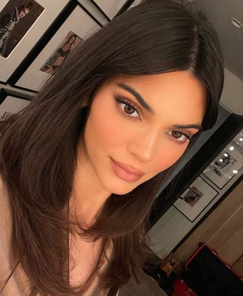 Kendall Jenner Makeup Natural, Kendall Jenner Selfie, Mrs Bella, Estilo Rachel Green, Kendall Jenner Aesthetic, Kendall Jenner Face, Kendall Jenner Hair, Kendall Jenner Icons, Stile Kendall Jenner