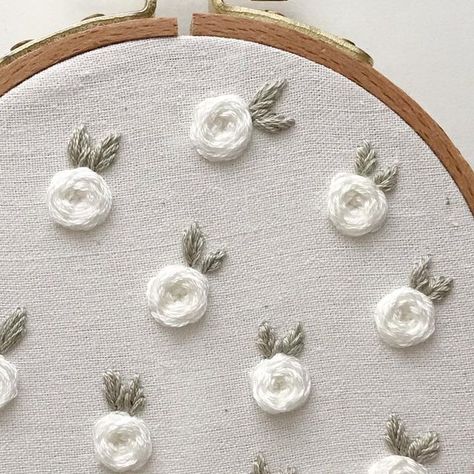 Pinwheel Rose Embroidery, White Rose Embroidery, Woven Wheel Embroidery, Small Rose Embroidery, Woven Rose Stitch, Embroidery Rose Pattern, Rose Stitch, Rose Embroidery Pattern, Holland House