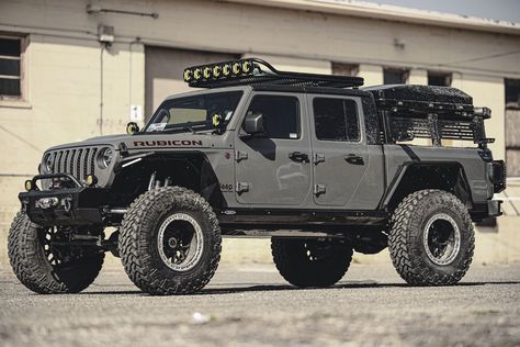 Uncover the best accessories to boost your 4x4's appearance. Great for 4x4 owners. Jeep Gladiator Off Road, Off Road Cars 4x4, Offroad Jeep Wrangler, Jeep Gladiator Lifted, Overland Gladiator, Jeep Truck Gladiator, Jeep Wrangler Pickup Truck, Jeep Gladiator Accessories, Jeep Gladiator Custom