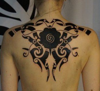 Polynesian Maori Tattoo » Tattoo on Back for Women Iban Tattoo Design, Tattoo On Back For Women, Iban Tattoo, Tato Suku, Tattoo On Back, Borneo Tattoo, Native Tattoos, Cross Tattoo For Men, Dragon Sleeve Tattoos