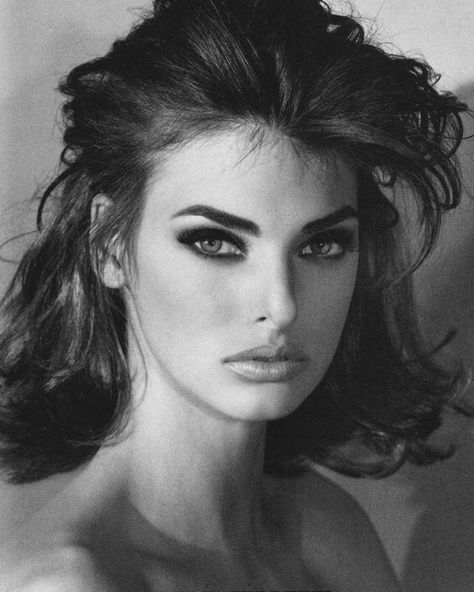 Haute Couture, Linda Evangelista Now, 1990 Fashion, 1990 Style, Models 90s, 90s Supermodels, 90s Supermodel, 90s Models, Steven Meisel