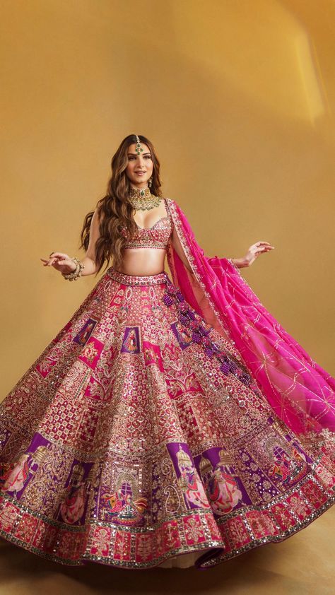 Annu’s Creation on Instagram: “Chaniya choli but make it fashionable!😍” Couture, Haute Couture, Bridal Lehenga Design, Latest Bridal Lehenga Designs, Best Indian Wedding Dresses, Award Show Dresses, Tara Sutaria, Lehenga Design, Bridal Lehenga Designs