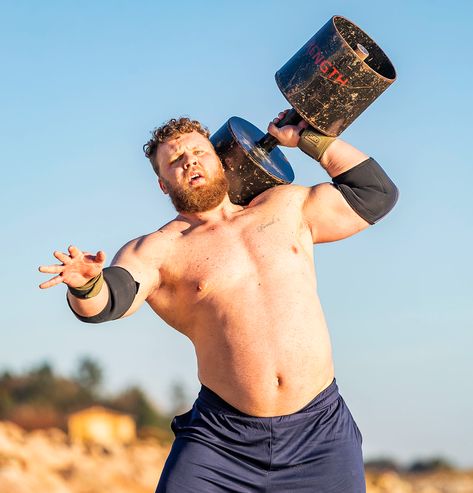 World's Strongest Man Tom Stoltman Shares Workout Training Tips Tom Stoltman, Vtuber Inspiration, Worlds Strongest Man, Fitness Poses, Strongman Training, World's Strongest Man, Farmers Walk, Strongest Man, Boss Motivation