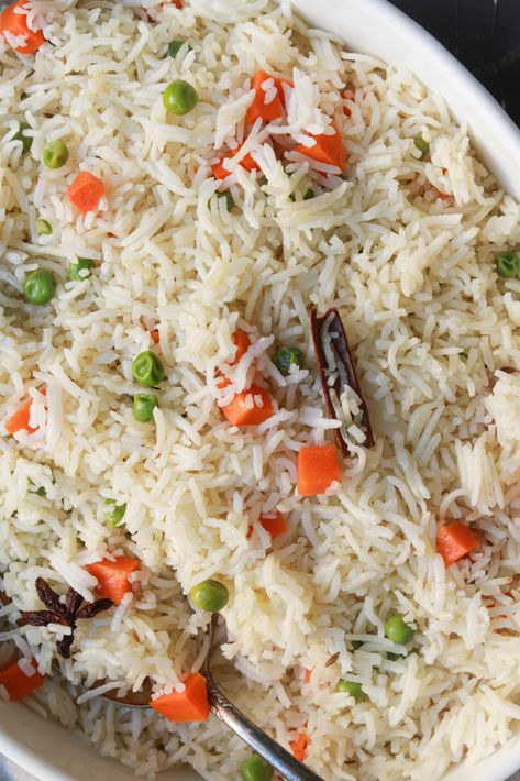 Carrots and Peas Pulao | Matar Pulao - The Whisk Addict Simple Pulao Recipe, Pot Rice Recipe, Peas Pulao, One Pot Rice Meals, Carrots And Peas, Whole Spices, Indian Rice Recipes, Rustic Recipes, Indian Diet