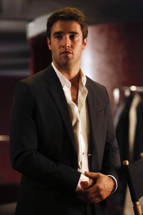 Revenge Season 2, Revenge Tv Show, Josh Bowman, Emily Thorne, Hollywood Photo, Hey Handsome, Sweet Revenge, The Aftermath, British Actors