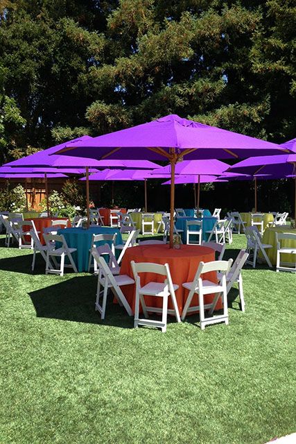 Tables With Umbrellas For Party, Outdoor Party Layout, Outdoor Party Setup, Outdoor Party Table, Unusual Centerpieces, Purple Umbrella, Graduation Party Table, 60 Birthday, Summer Outdoor Party