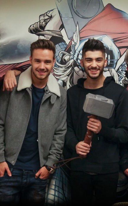 Liam And Zayn, Zayn And Liam, Ziam Mayne, Zayn Malik Photos, Zayn Mailk, One Direction Wallpaper, Midnight Memories, One Direction Photos, Louis And Harry