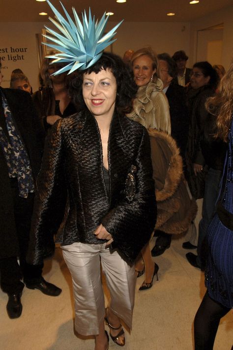 Isabella Blow fashion and style pictures | British Vogue Isabella Blow, Mac Viva Glam, Black Skirt Suit, Vogue British, Style Pictures, Couture Hats, Glam Party, British Fashion Awards, Viva Glam