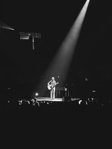 thomas rhett | country music | concert Thomas Rhett, Country Music, Wallpapers, Thomas Rhett Aesthetic, Country Music Concert, Country Music Concerts, Music Board, Country Stars, Music Concert