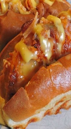 Hot Dog Sauce Recipe, Hot Dog Sauce, Hot Dogs Recipes, Hot Dog Chili, Burger Dogs, Sandwich Shop, Bird Dog, Chili Dogs, Hot Dog Recipes