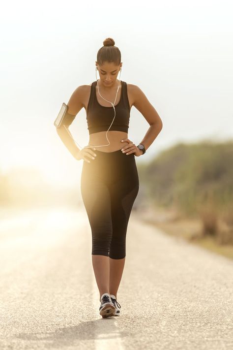 Running Photoshoot Ideas, Running Photography Aesthetic, Physio Branding, Stadium Photoshoot, Athlete Photoshoot, Running Photoshoot, Running Poses, Running Branding, Athletic Photoshoot