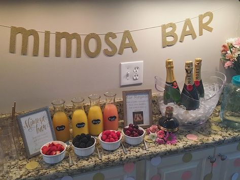 Mimosa Breakfast Bar, Bachelorette Party Brunch Food, Brunch And Bubbly Birthday Party Ideas, Bubbly Brunch Birthday, Sangria And Mimosa Bar, Bachelorette Party Breakfast Bar, Open House Mimosa Bar, Bachelorette Bubbly Bar, Diy Brunch Decor