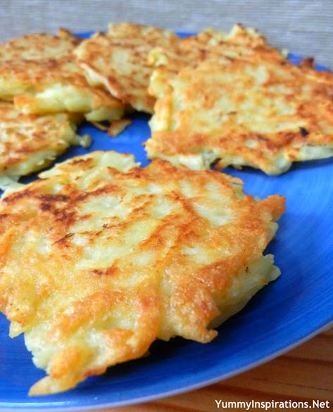 Potato Pancakes Recipe - Easy Potato Pancakes with shredded potato Potato Pancakes Shredded, Gluten Free Potato Pancakes, Potato Pancakes Easy, Organize Recipes, Potato Pancakes Recipe, Potatoe Pancake Recipe, Roasted Potato Recipes, Pancake Recipe Easy, Num Num