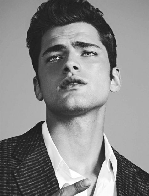 Sean O'Pry Croquis, Tumblr, Man Looking Up Drawing, Man Looking Up Reference, Eyes Looking Up, Katie Burnett, Sean Opry, Man Looking Up, French Men