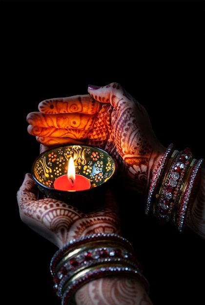 Hippies, Canvas Painting For Bedroom, Diwali Painting, Painting For Bedroom, Diwali Photography, Diwali Pictures, Diwali Photos, Diya Lamp, Woman Hands