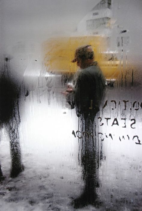 Fstoppers DavidGeffin saulleiter 11 710x1050 Remembering (And Learning From) Saul Leiter Diane Arbus, New York School, Famous Street Photographers, Saul Leiter, Photographers Gallery, Photo D Art, Foto Art, Street Photographers, Documentary Photography