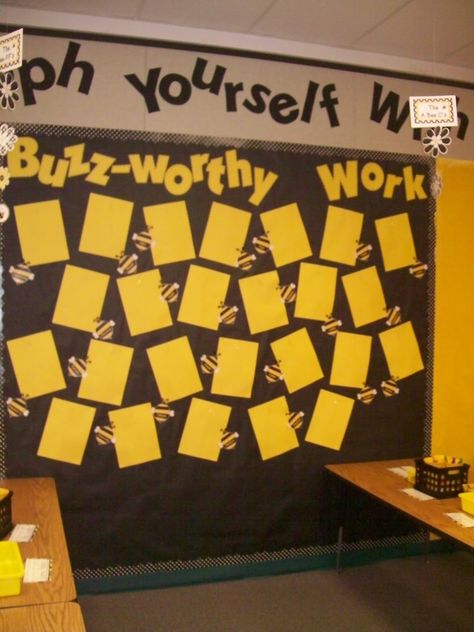 Bee Themed Classroom | This is my work display board. The bees have the students' names on ... Organisation, Bee Bulletin Boards, Bee Classroom Decor, Bee Room, Bee Themed Classroom, Bee Classroom, Class Theme, Themed Classroom, Classroom Bulletin Boards