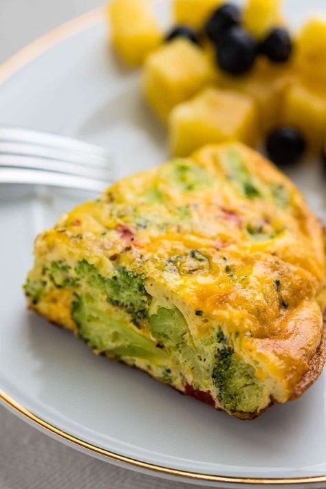 Fritata Recipe Broccoli, Brocoli Frittata Recipes, Veggie And Cheese Frittata, Broccoli Cheddar Frittata, Broccoli And Cheese Frittata, Broccoli Cheese Omelette, Brocolli Frittata, Broccoli Cheese Frittata, Breakfast Broccoli