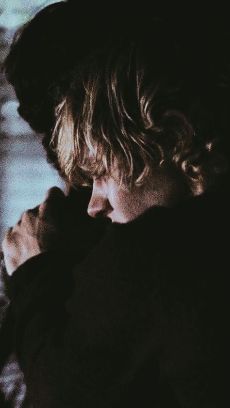 American Horror Story Aesthetic Wallpaper, Aesthetic Couple Images, Tate And Violet Wallpaper, Tate And Violet Aesthetic, Tate Langdon Wallpapers, Tate Langdon Aesthetic, Tate Langdon Aesthetic Icon, Quotes Header, American Horror Story Season 1