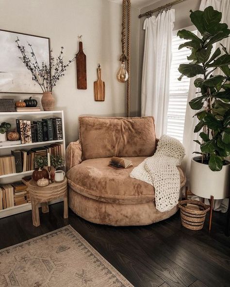 Boho Bedroom Reading Nook, Reading And Office Room, Neva Round Daybed, Daybed Room Decor, Living Room With Reading Corner, Living Room Inspiration Decor, Apartment Reading Corner, Round Reading Chair, Big Reading Chair