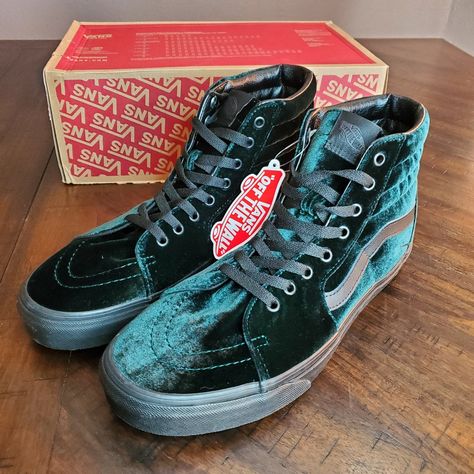 Vans Sk8-Hi Velvet Green/Black Men Size 10.5, Women Size 12 Brand New With Tags. Box Has No Lid. Buy With Confidence! Almost Always Ships The Same Day Or Next. Vans Comfy Cush, Aesthetic Essentials, Crazy Sneakers, Dresses With Vans, White Shoes Men, Flip Flop Boots, Green Vans, Skater Shoes, Velvet Green