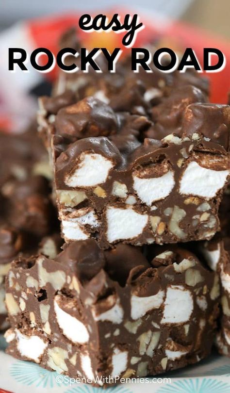 No Bake Rocky Road Bars, Desserts With Marshmallows Easy, Marshmellow Peanutbutter Squares Easy, Easy No Bake Dessert Bars, No Bake Marshmallow Treats, Sweet Fingerfood Desserts Easy, Gluten Free Main Dish Recipes, Marshmallow Chocolate Bars, Rocky Road Bars Marshmallows